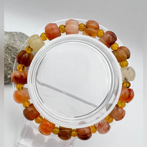 PUMPKIN JADE BRACELET - Picture 4 of 11